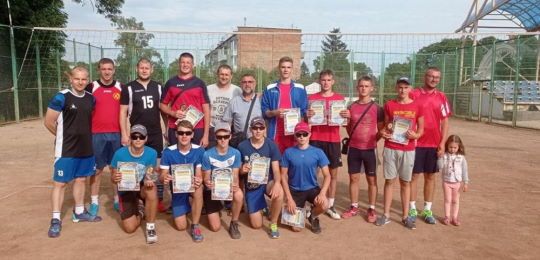 В Острозькій академії відбувся турнір із паркового волейболу