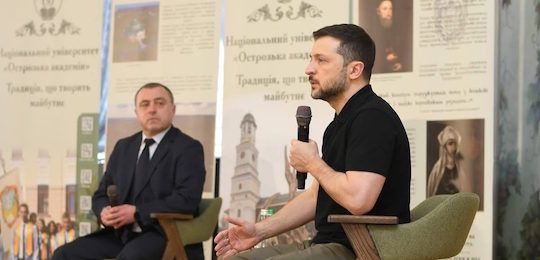 Президент України Володимир Зеленський зустрівся зі студентами Острозької академії