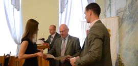 Студенти Острозької академії отримали стипендії від представників української діаспори