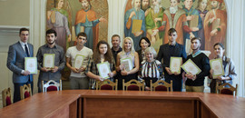 Студенти Острозької академії отримали стипендії за здоровий спосіб життя