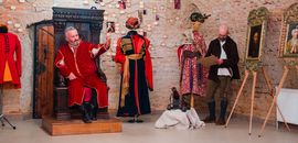 В Острозі відкрилася виставка Ірини Погоржельської «При дворі князів Острозьких»