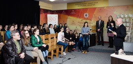 Викладач Острозької академії Олексій Костюченко презентував посібники для журналістів