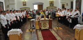 У храмі Острозької академії помолилися за випускників військового ліцею