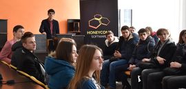 Зустріч із представниками ІТ-компанії HoneyComb Software в Острозькій академії