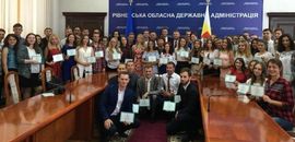 Близько 30 студентів Острозької академії нагородили обласними преміями