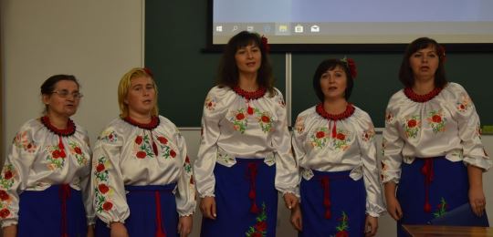 В Острозькій академії ансамбль «Берегиня» заспівав українських пісень