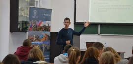 В Острозькій академії спікер з Чехії провів лекції з політології