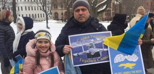 Професор Острозької академії Едуард Балашов доєднався до мітингу на підтримку України